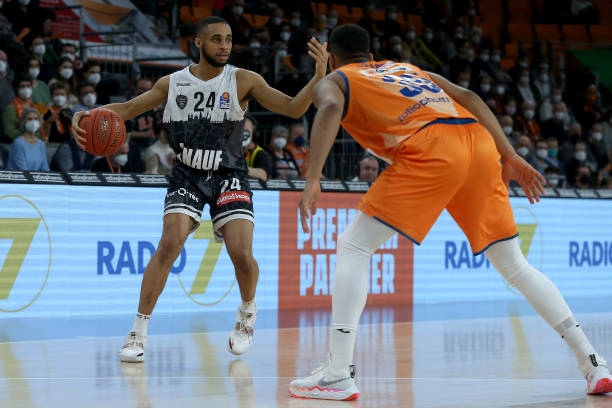 依旧风起云 依旧风起云